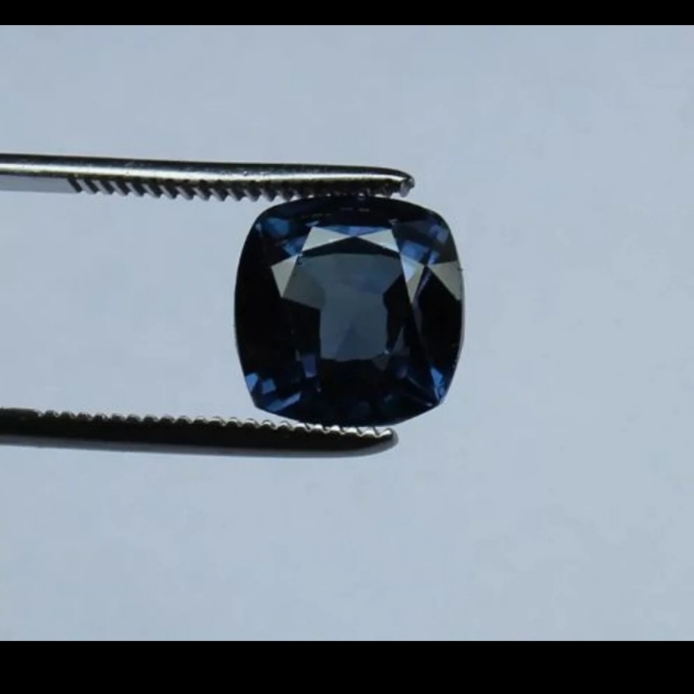 11.30 carat color change Alexandrite